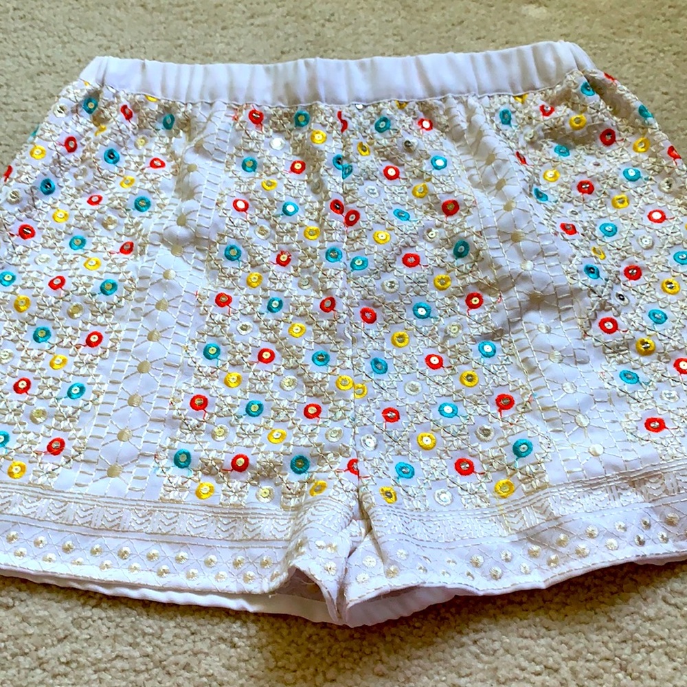 Free Generation Embroidered short